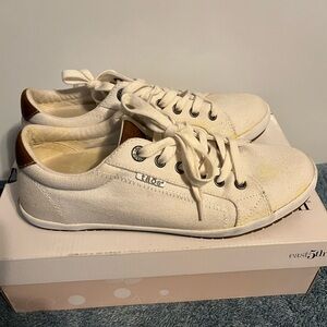 Taos Footwear White Canvas Sneakers